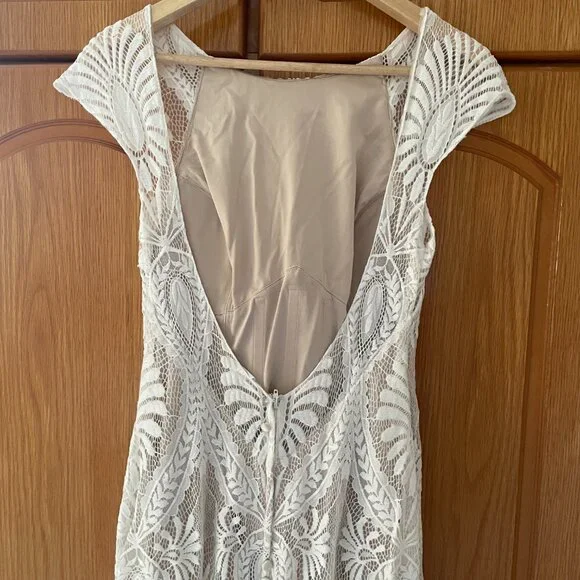 COPY - Preloved Anthropologie/BHLDN Ludlow Gown - Picture 7 of 14